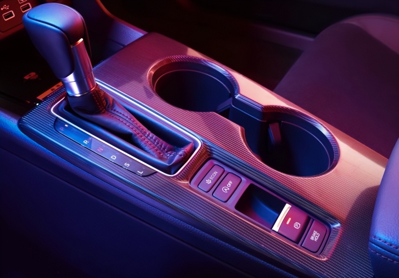 新一代主流豪华b级纯电中型轿跑,最便宜的汽车全新轿跑