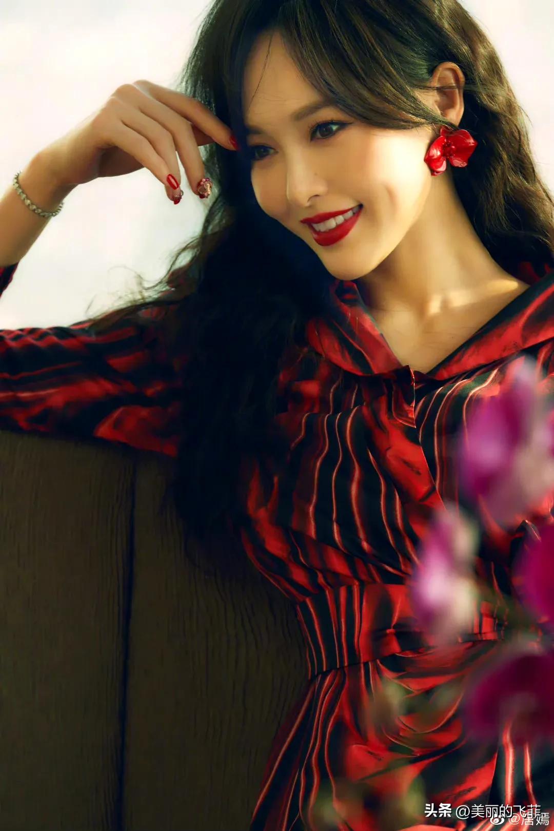 唐嫣：性感而又迷人