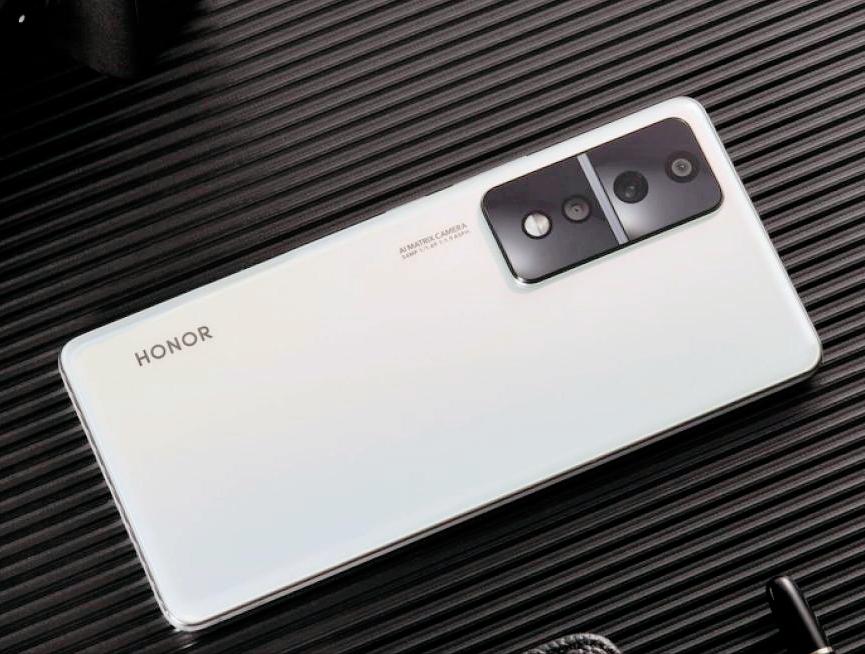 荣耀骁龙8+高性能手机，上市两个月突降644元，12GB+256GB+IMX800