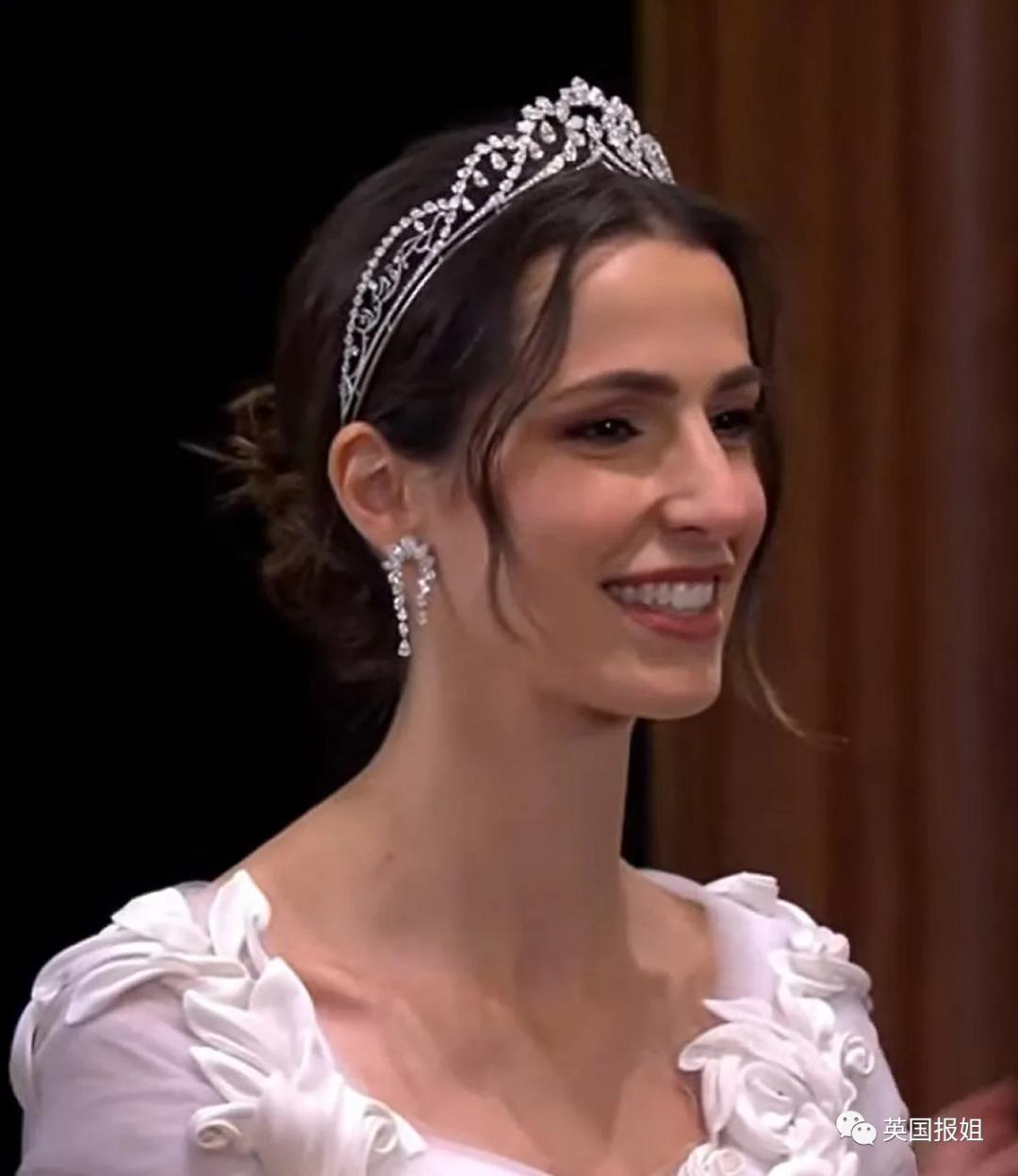 凯特王妃高级造型,凯特王妃穿蓝色格子英伦风