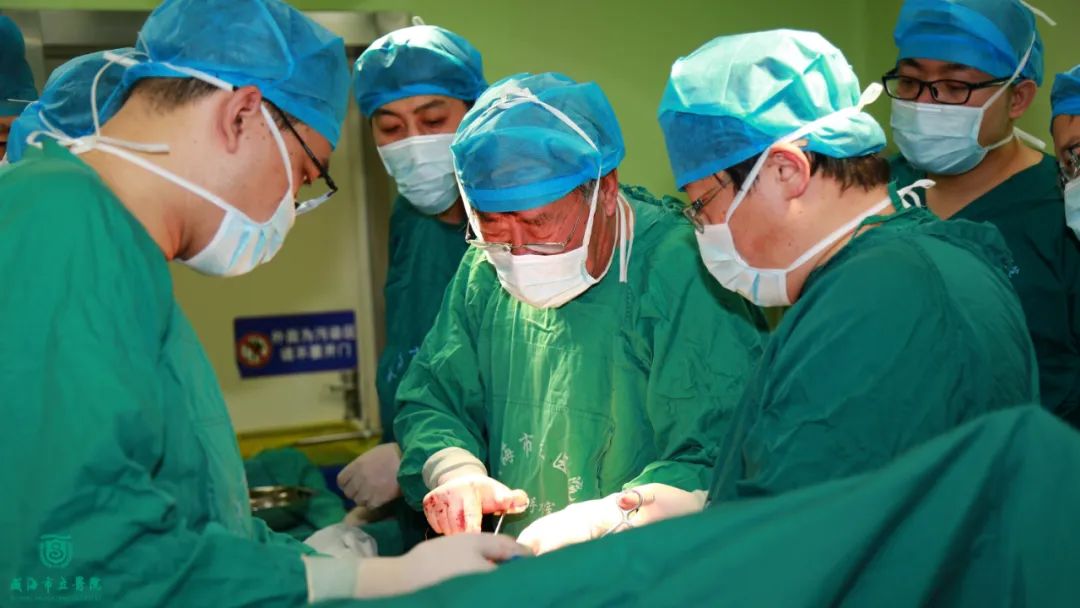 鍖荤枟鍣ㄦ淇濇姢鑳宠唺鏀灦,澶栫鍖荤敓鎽旈鎶樻晳鎻寸幇鍦烘搷纰庡績