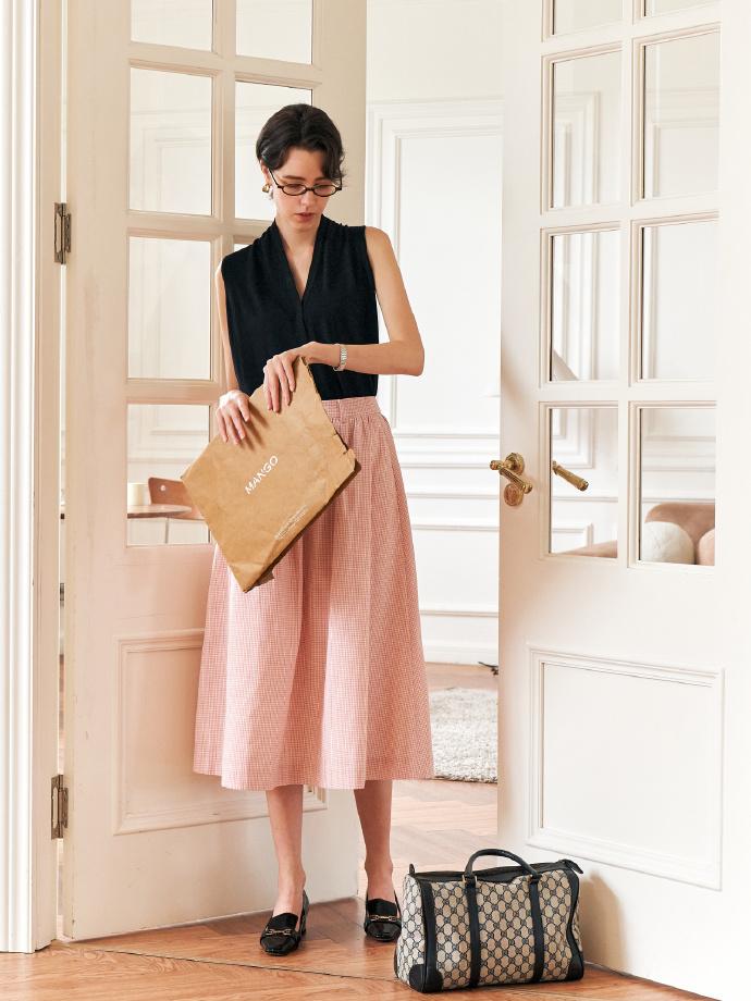 不会打扮的女人穿什么好看,知性大方的女性怎么穿