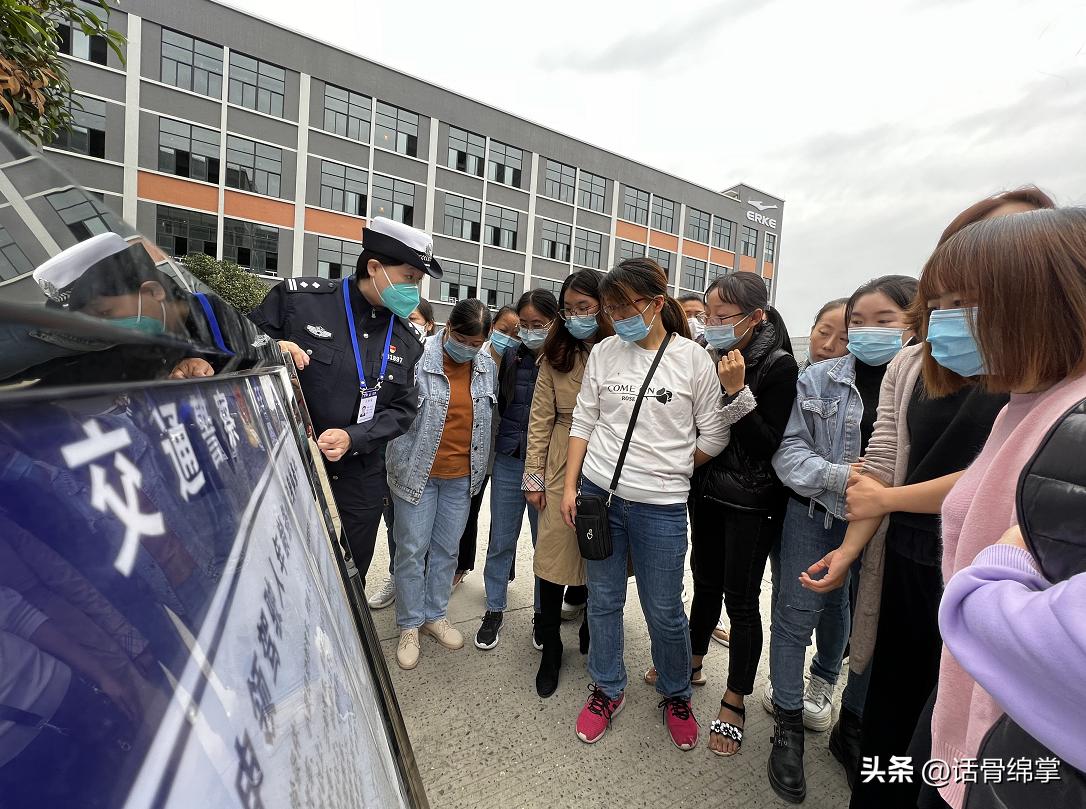 流动车管所服务站,流动车管所下乡便民服务