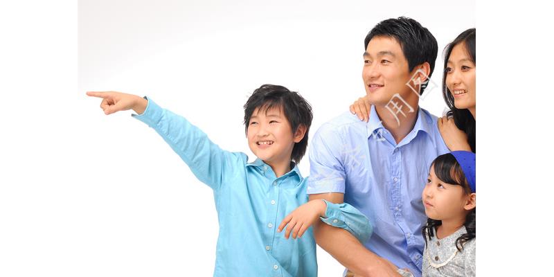 我带朋友去舅舅家摘大枣，舅妈要称斤收费，舅舅却说了这样的话