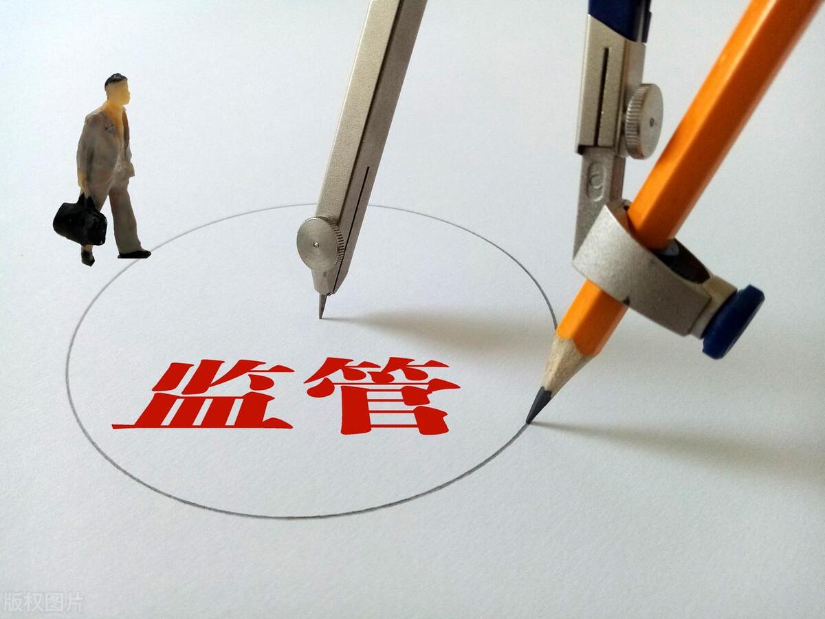 以借为名不还公款是否构成贪污罪,与贪污犯共谋贪污构成什么罪