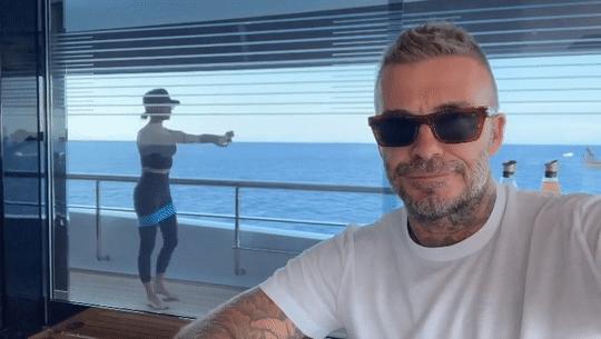 贝克汉姆被捉弄,贝克汉姆和贝嫂被主持人调侃