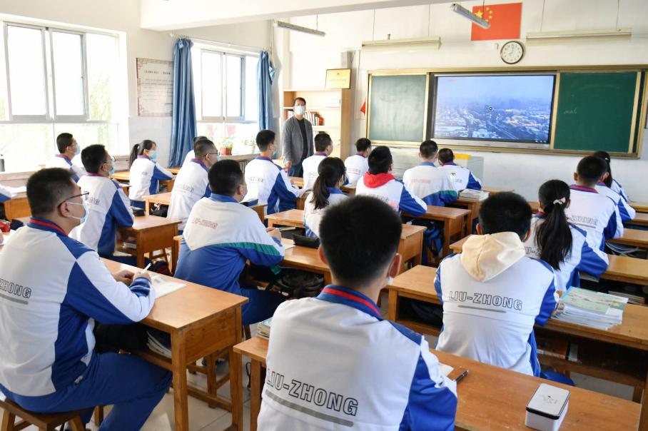 15岁学生去职高选什么专业最好,初中毕业去职校学什么专业好