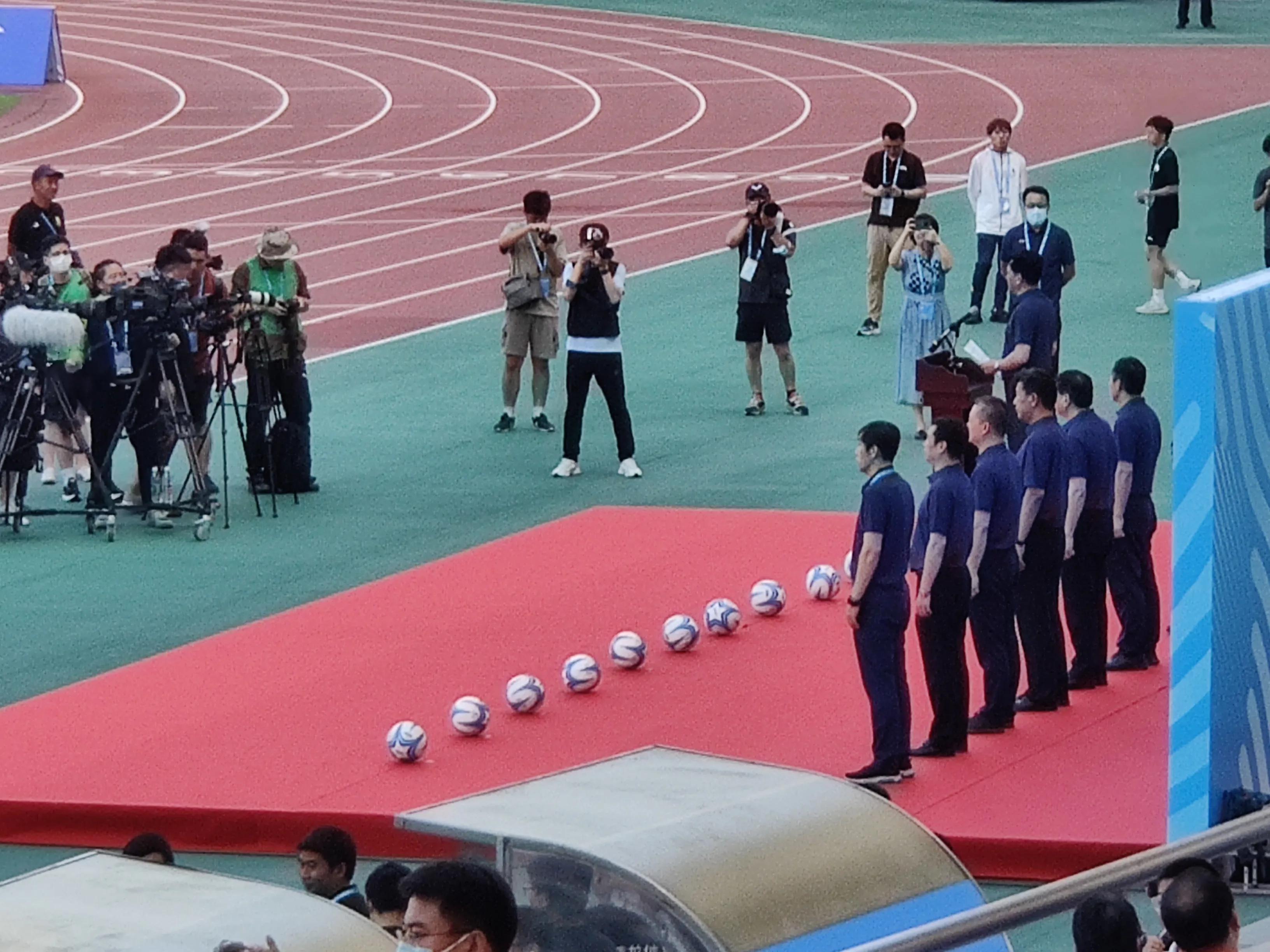 绗竴灞婁腑鍥介潚灏戝勾瓒崇悆鑱旇禌,绗竴灞婁腑鍥介潚灏戝勾瓒崇悆鑱旇禌闈掑矝