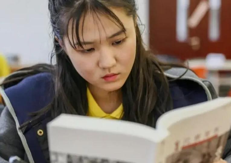 “校园里的钱不要随便捡，否则期末考要凉！”大四学长何出此言？