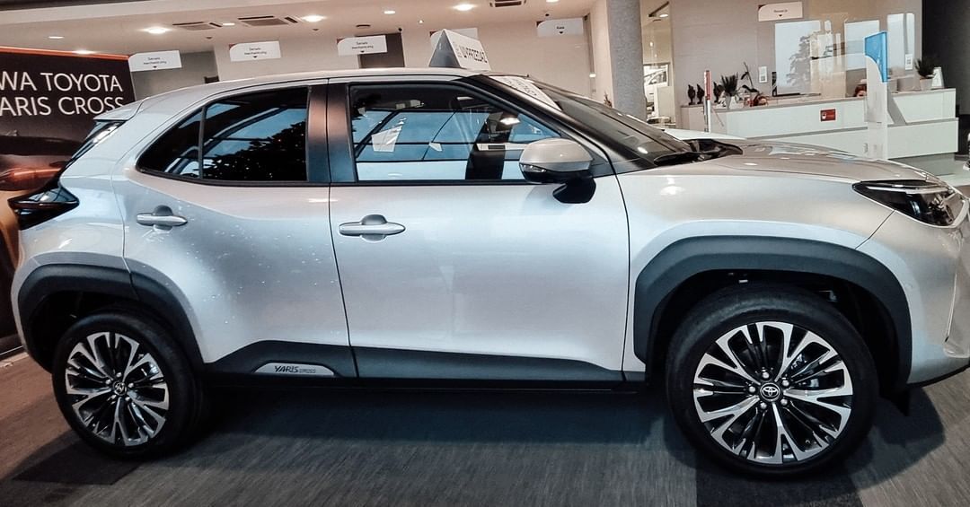 雅力士cross最新款落地价,全新雅力士cross价格与图片