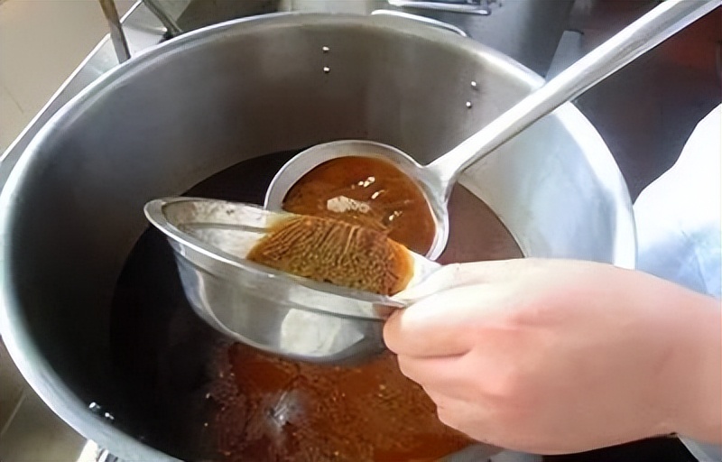 卤水越用越颜色淡,卤水越用越咸是怎么回事