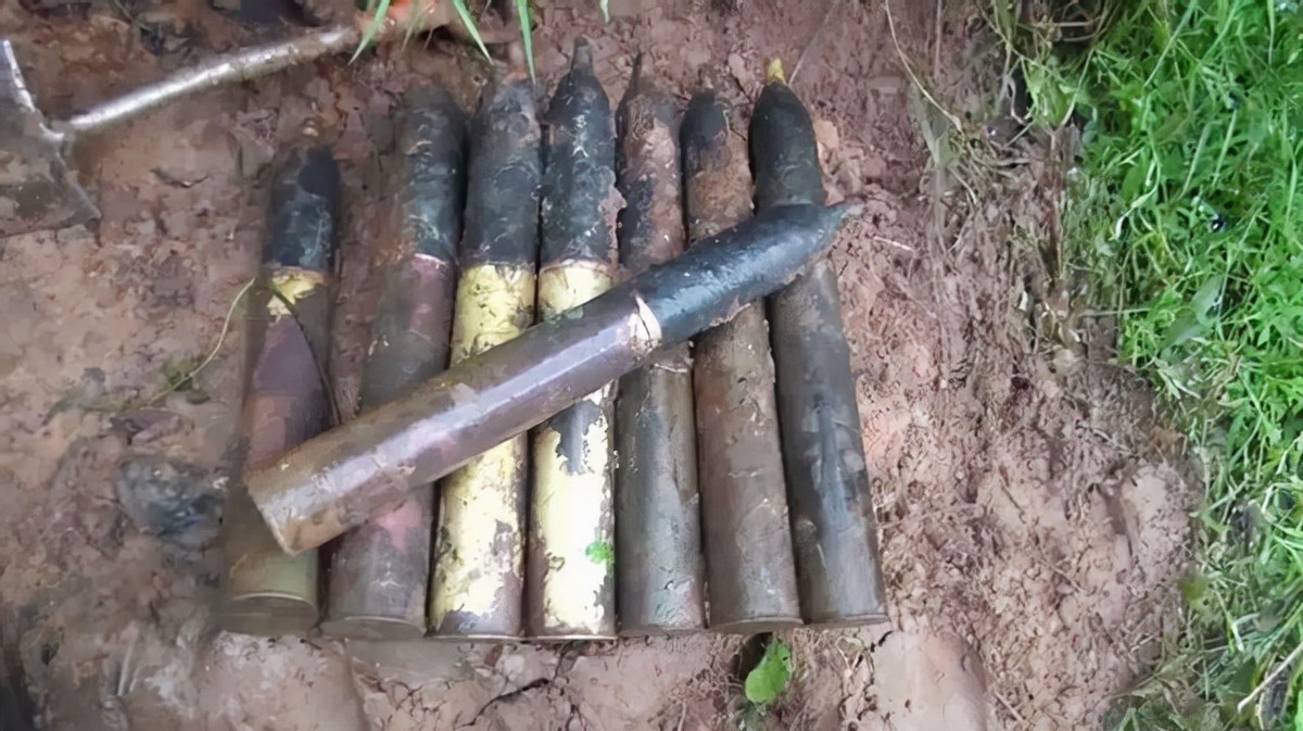 10年*疆新**惊现一种灰石头，毒性十分强烈，专家：这是一种稀有金属