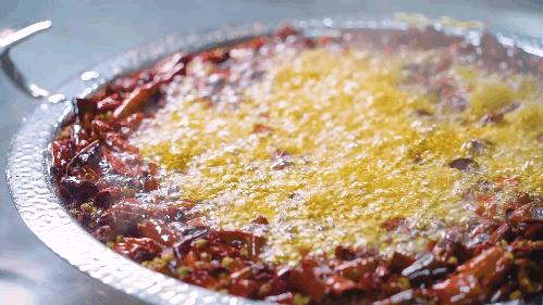 称霸江湖菜23年的“排队神话”又开新店！不讲故事只讲味道