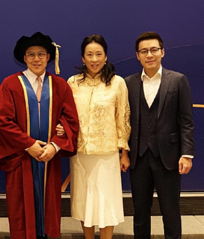 朱玲玲霍震霆对郭晶晶的评价,朱玲玲与郭晶晶结婚照