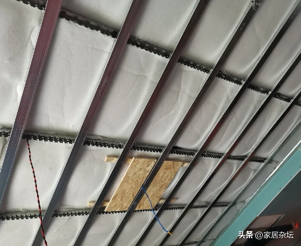 楼板不隔音找谁,楼房楼板不隔音怎么办