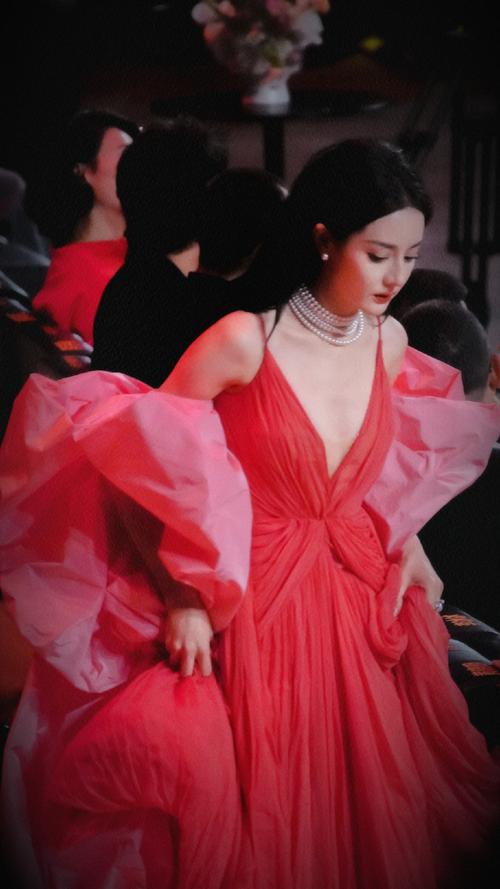 从刘亦菲“变性”，到郭麒麟“约炮”，让人看透了内娱“新*局骗**”