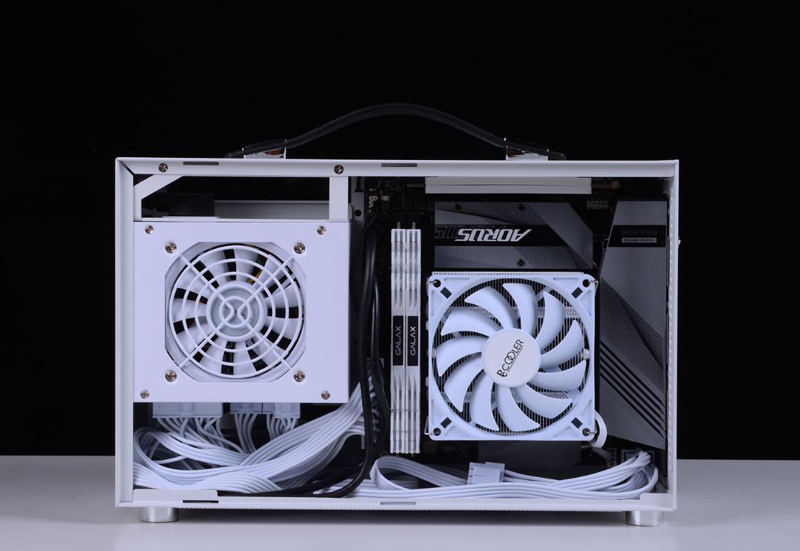 5000元itx主机加便携显示器,能吊打万元笔记本的itx主机