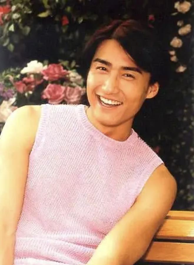 假下巴对决！谁的能戳死人，谁的下一秒就飞出去，谁的越整越残？