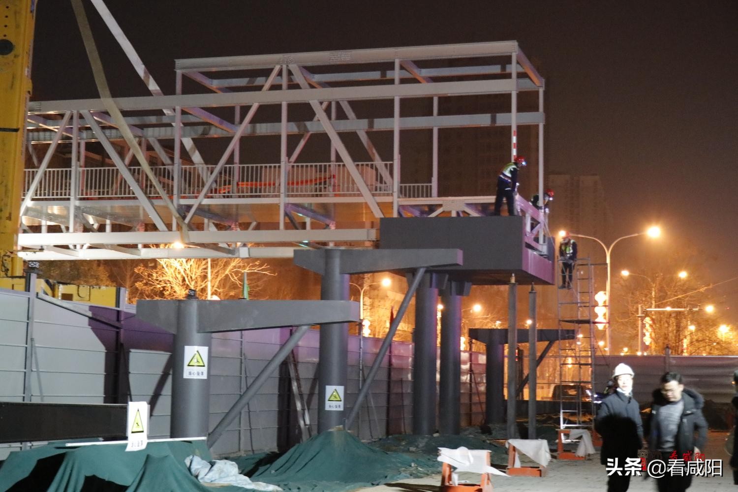 咸阳玉泉华泰天桥,咸阳团结路人行天桥