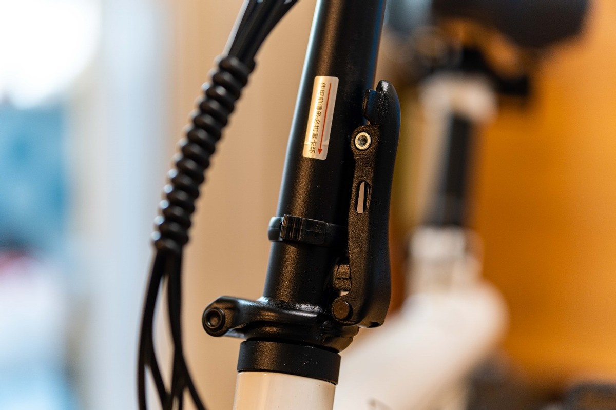 1.6K入手伪装成折叠自行车的电瓶车——京东京造ModernE-01