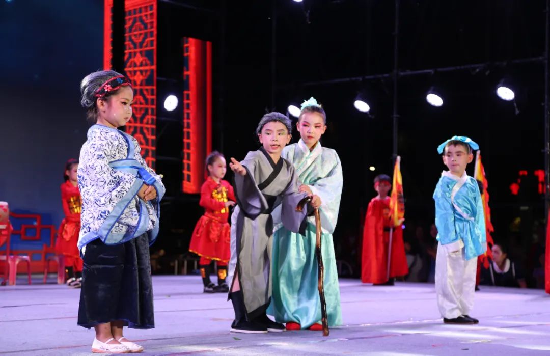 绛戞ⅵ鍚戞湭鏉ヤ富棰樺辜鍎垮洯鍏竴,绛戞ⅵ鍚戞湭鏉ュ辜鍎垮洯澶х彮鍏竴鑺傜洰