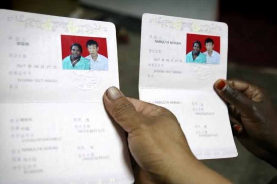 23岁非洲姑娘嫁41岁河南农民，婚后交流全靠比划，如今种花椒致富