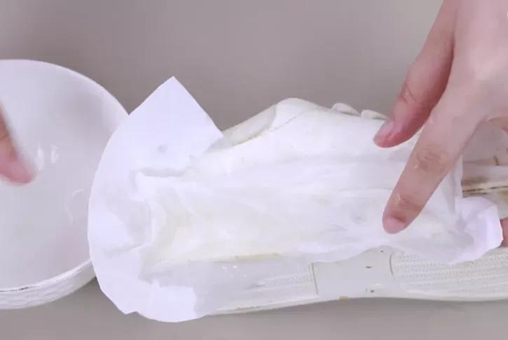 白鞋边脏了如何清理,白鞋边脏了怎么清洗最快