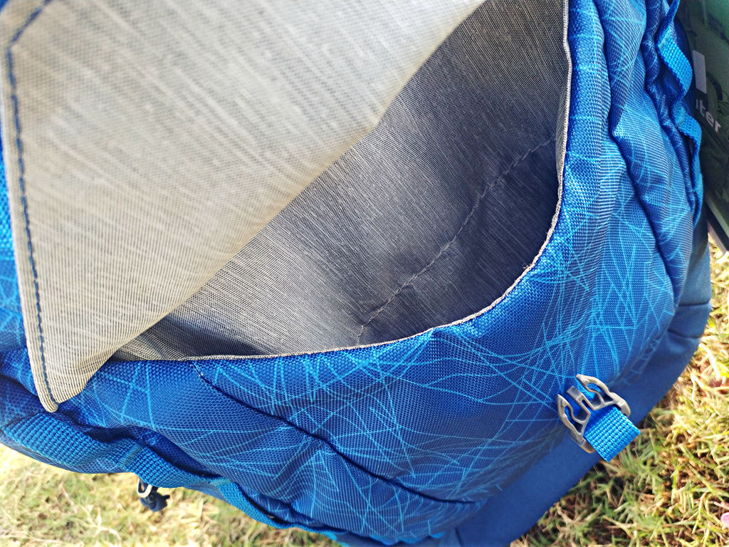 保护脊柱，健康成长：多特（Deuter）Ypsilon优习护脊中学生书包