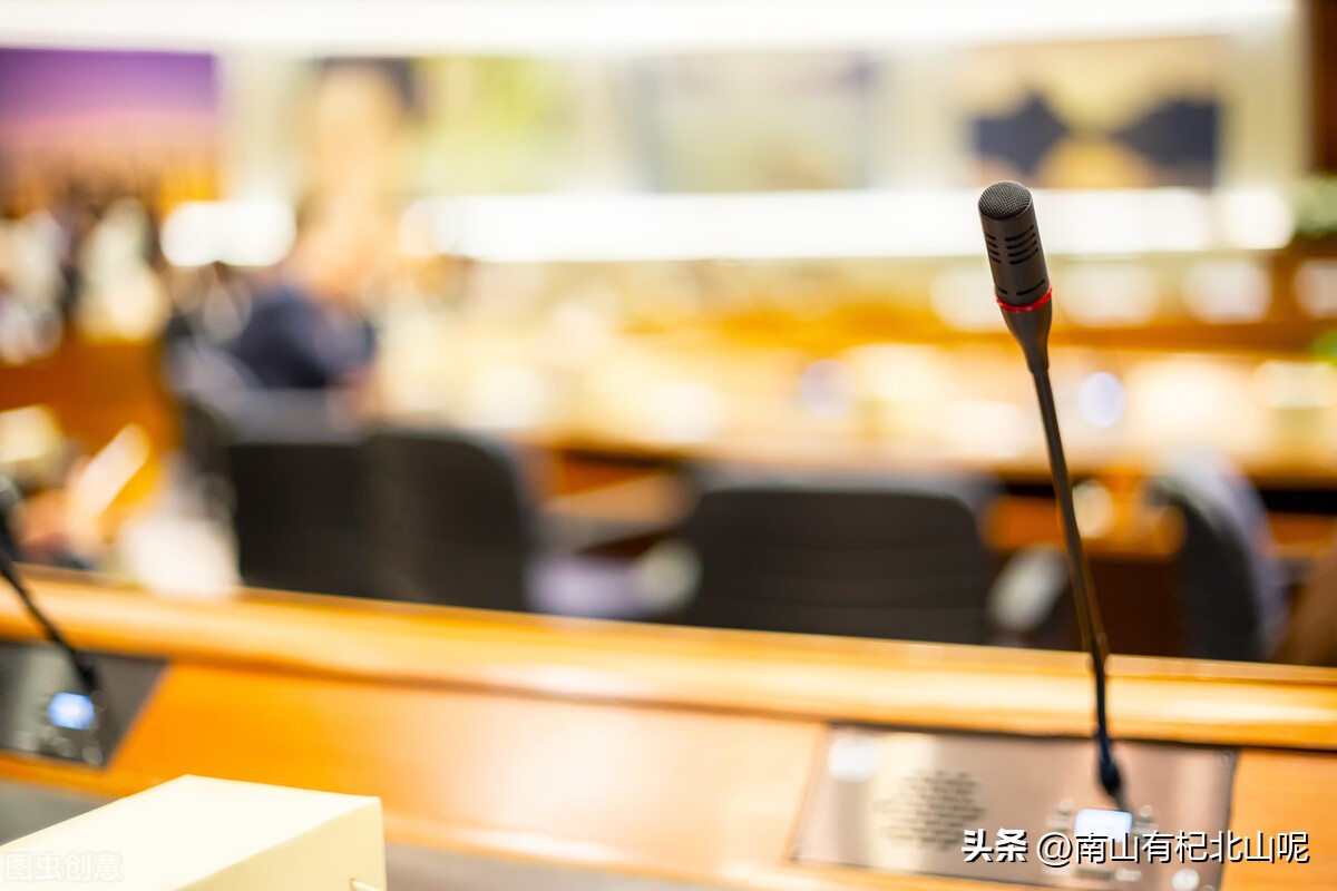 新学期校长国旗下讲话发言稿,小学毕业班动员大会校长发言稿