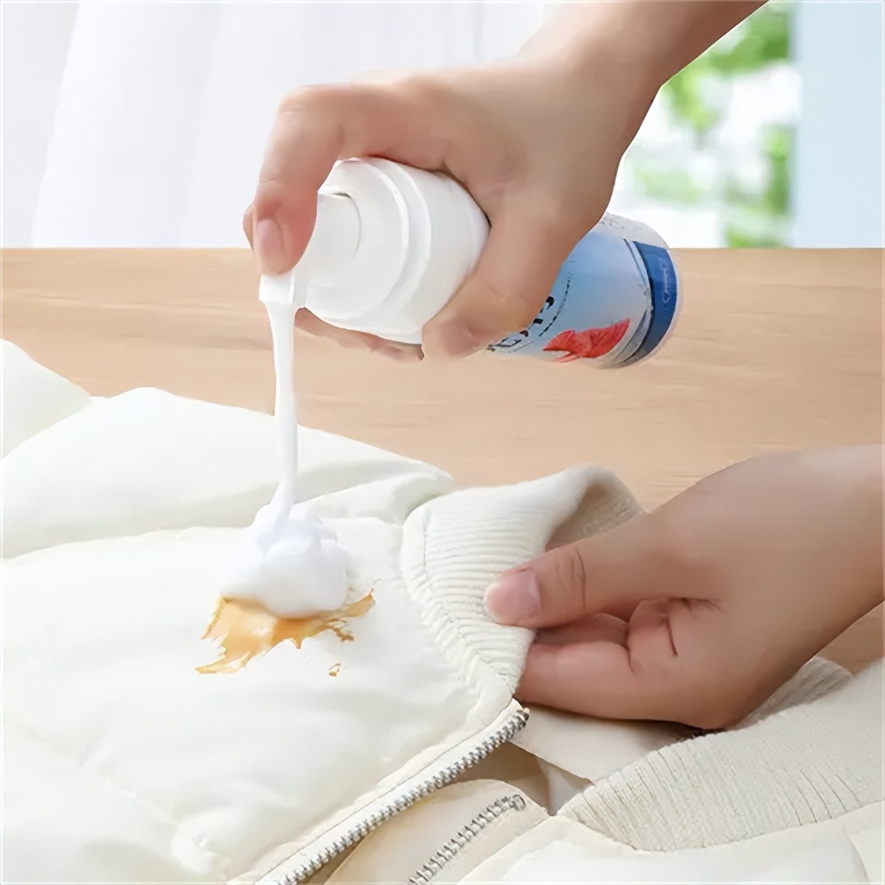 棉衣沾上油渍怎样清洗干净,棉衣上的油渍洗衣液可以去掉吗