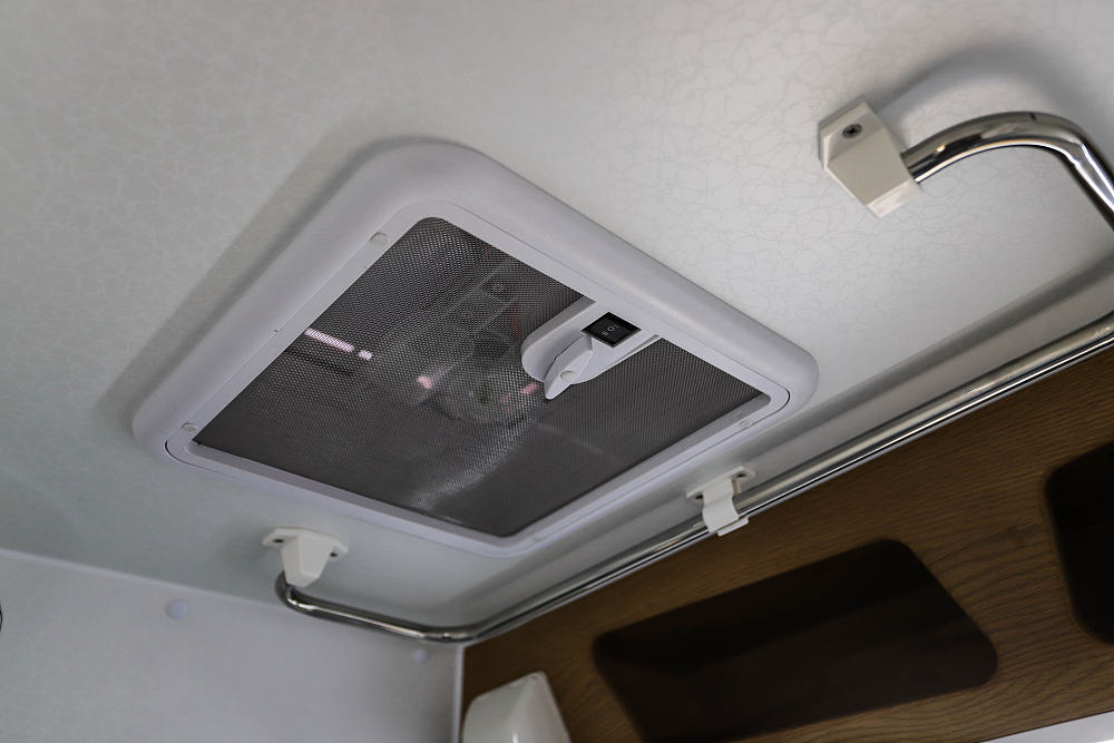 2023款最新国产c型小额头房车,商务房车推荐50万c型豪华房车