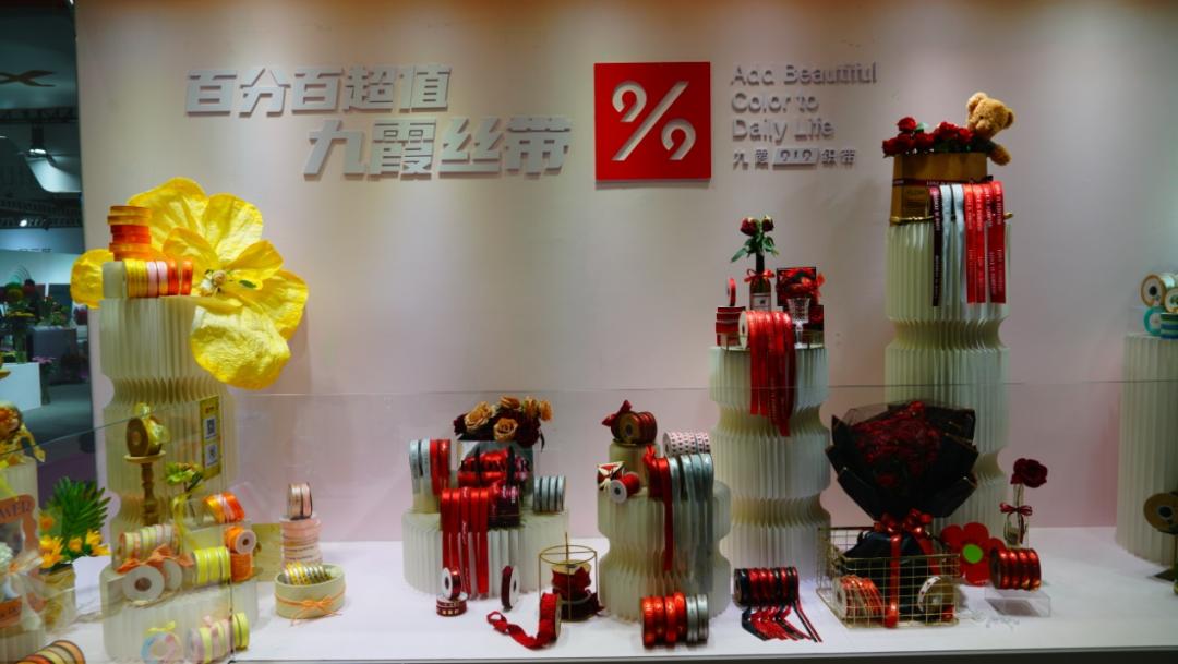 从‘弗洛伊德’色到秋天美拉德风,匹配高端花礼的丝带能有多美?