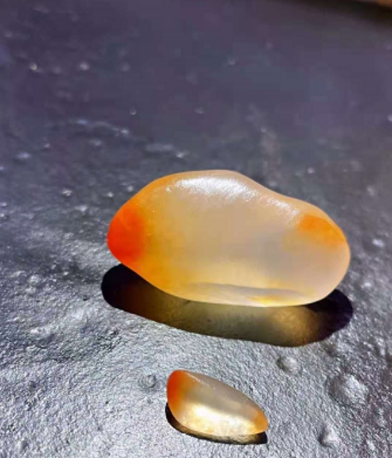 *疆新**10个捡石头腹地曝光！有一种致富方式叫去*疆新**捡石头！