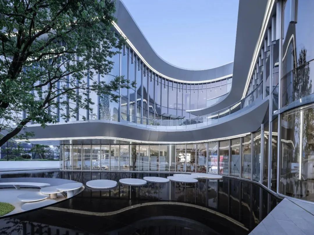 中营腾憬｜示范区如何通过玻璃做出亮点，设计+选材+施工工艺