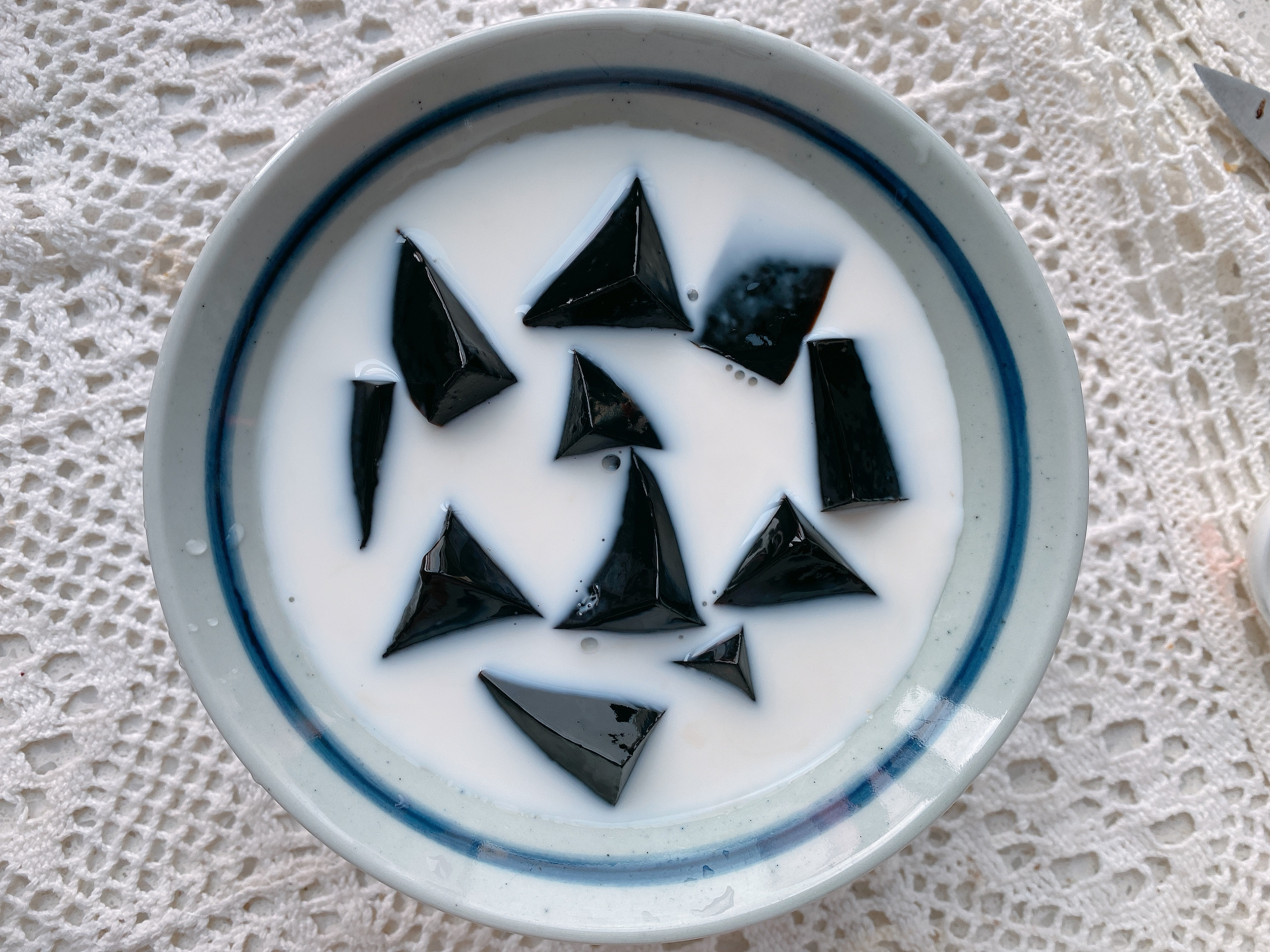 龟苓膏夏季怎么吃好吃,夏日滋补龟苓膏的做法