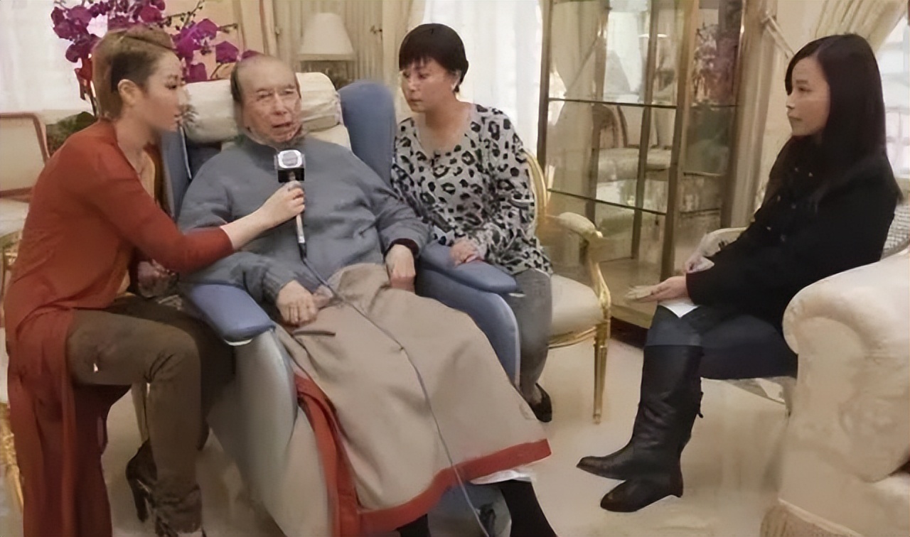 蓝琼缨因为什么去世,赌王二太蓝琼缨传奇的一生