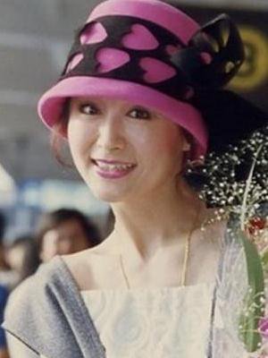 女明星扮嫩图片大全,扮嫩女明星年轻时