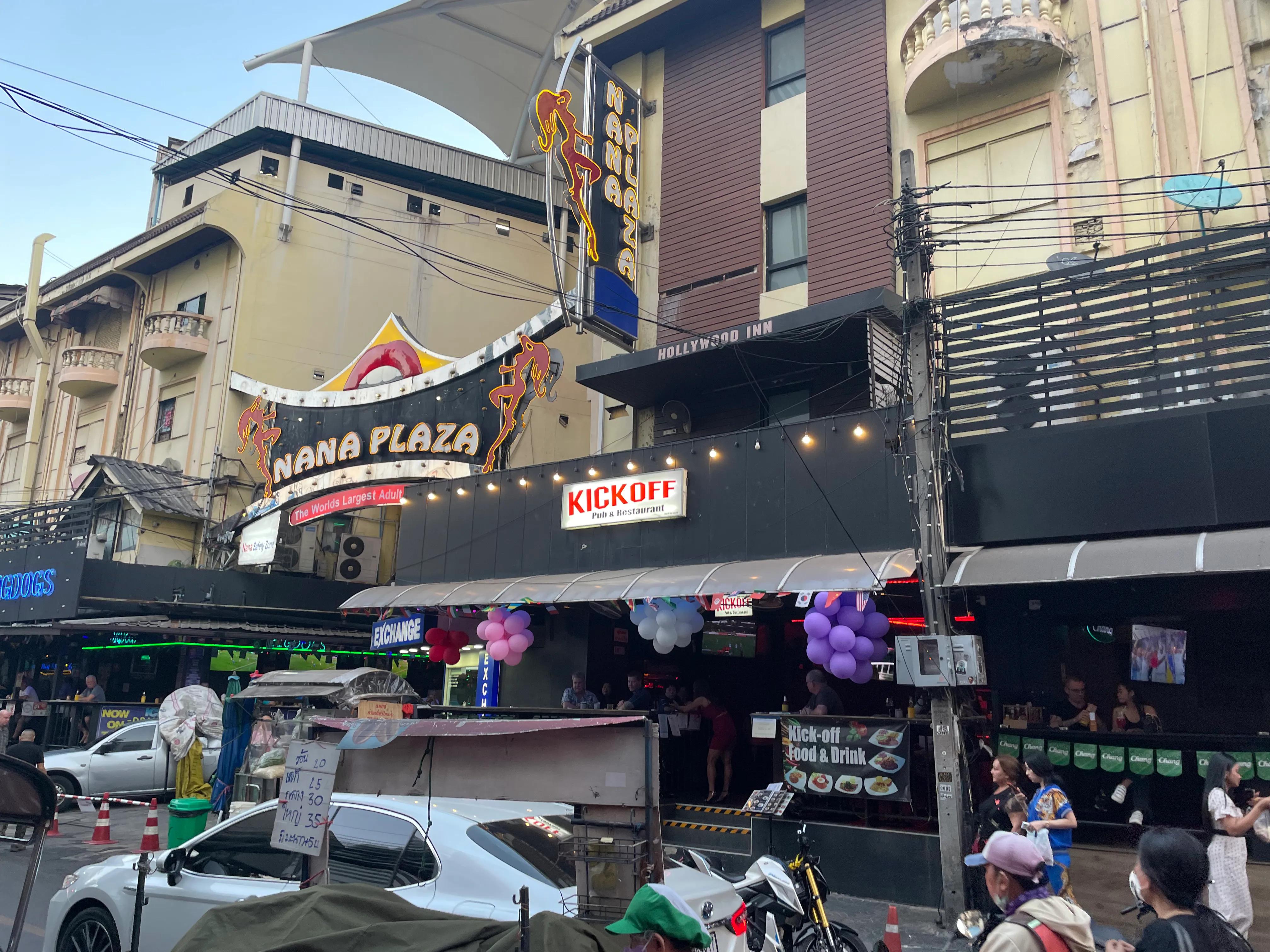 泰国曼谷娜娜街,泰国曼谷酒吧街巴卡拉