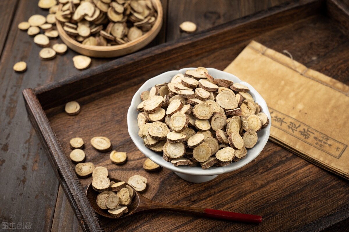 睾丸出汗潮湿中药能调吗,睾丸潮湿出汗臭