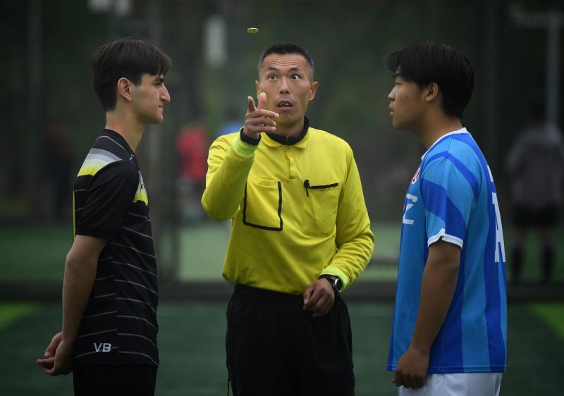 一个高中生办了7年足球赛：为同龄人搭舞台