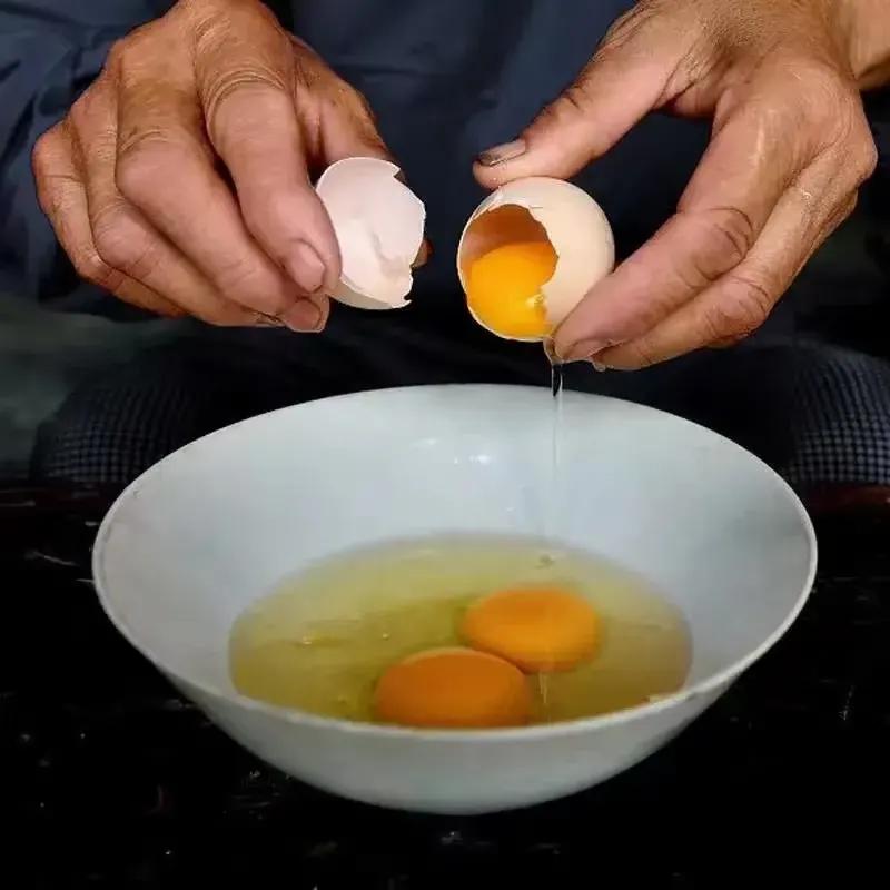 水洗鸡蛋为什么那么干净,用水洗鸡蛋的正确方法