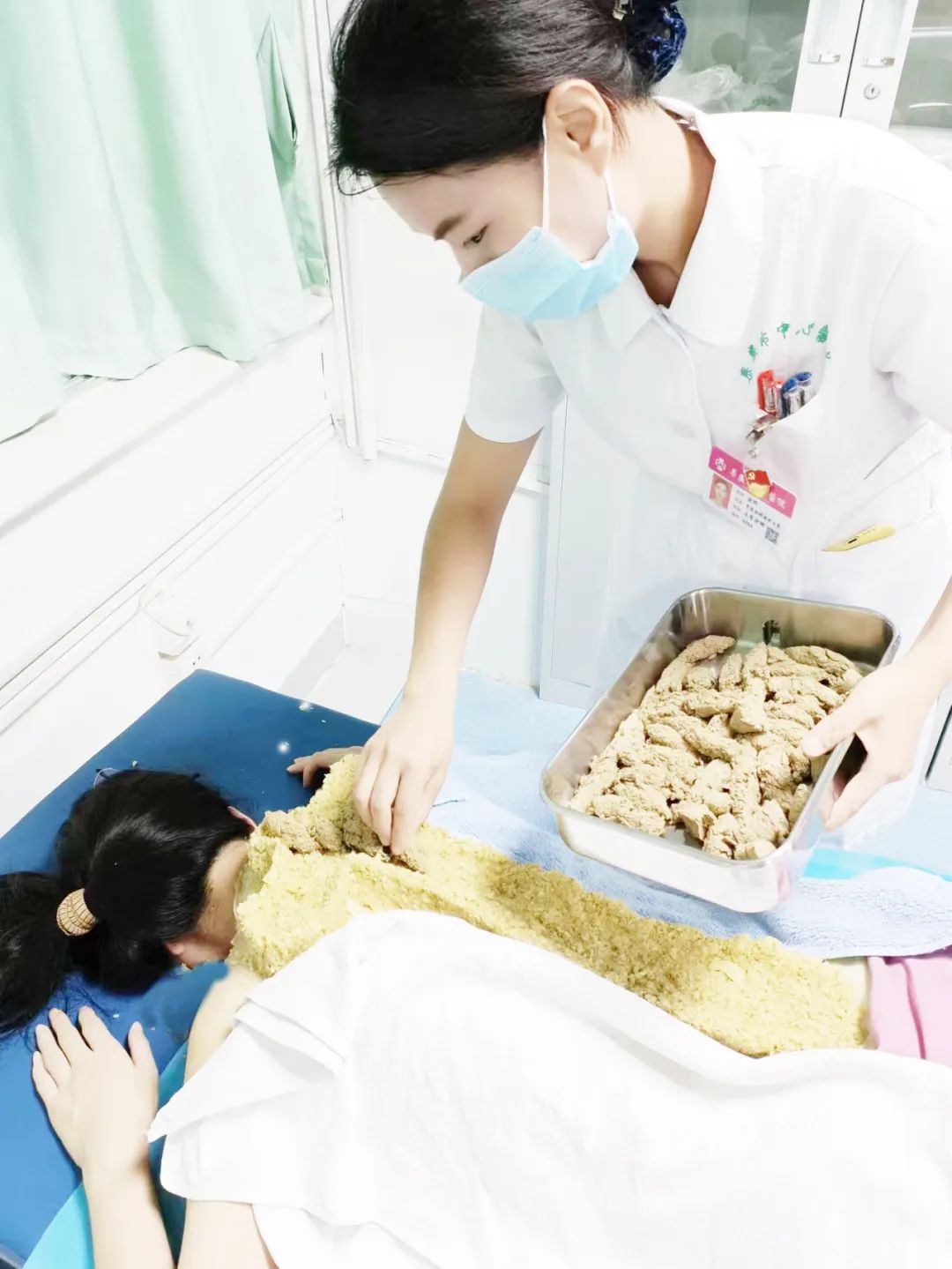 艾草飘香呵护健康——*安泰**市中心医院中医妇科开展艾灸治疗受欢迎