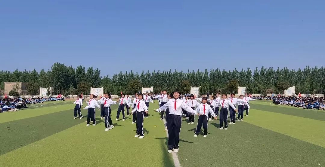 江河实验学校艺术节开幕,东平县实验中学运动会开幕