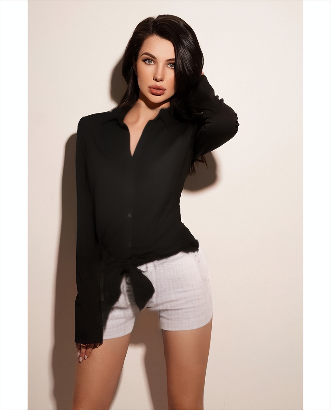 今日佳人：NHL冰球运动员尼基塔的妻子亚历山德拉