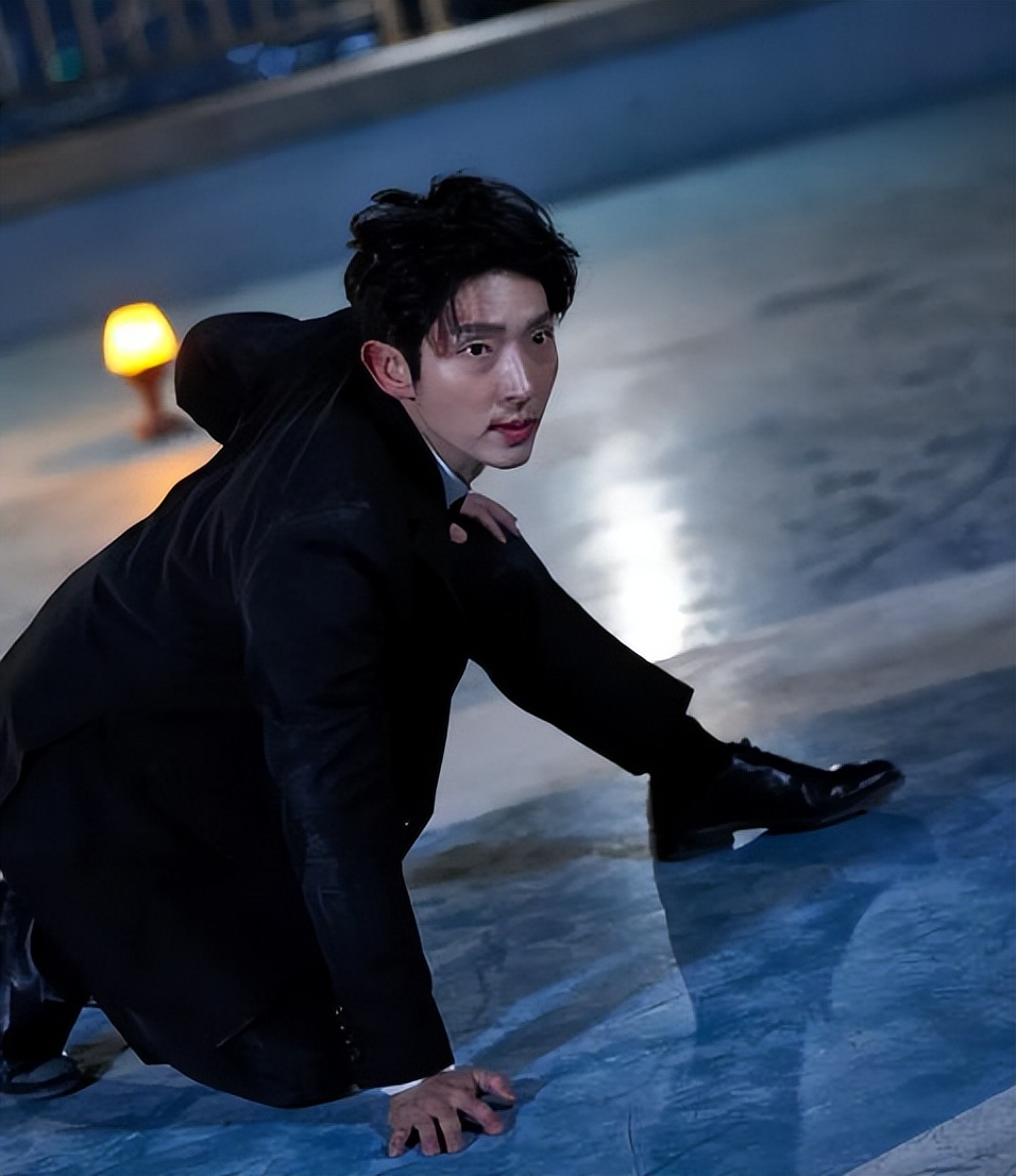 一集就入坑追完还二刷的电视剧,一集入坑被这剧整得笑开了花