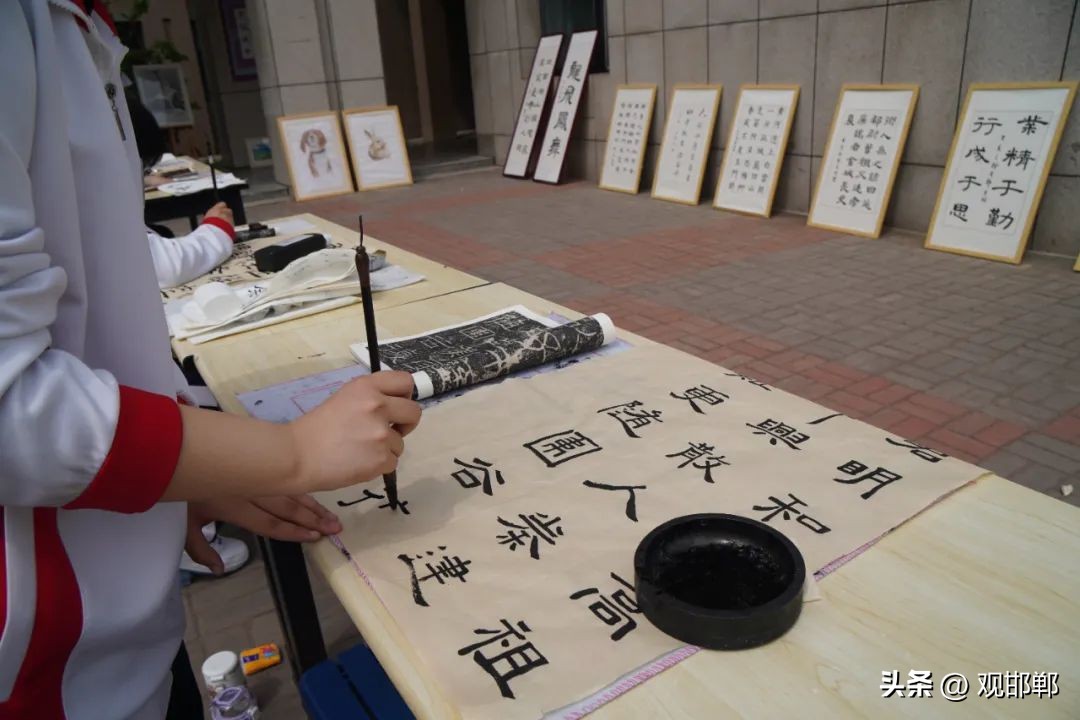 以爱之名育心成长主题活动,成人礼仪式学校举办