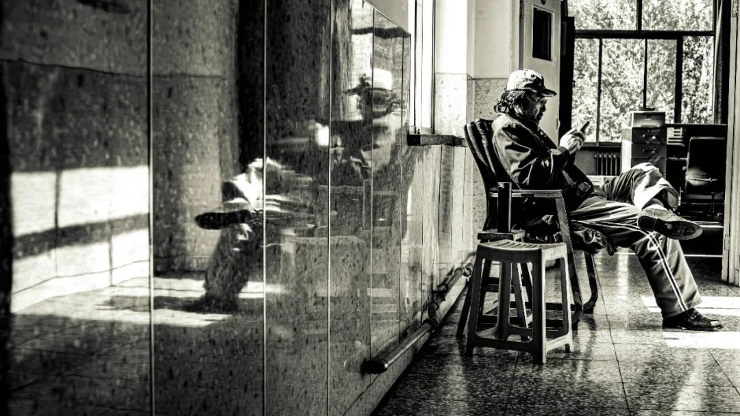 看过《绿茵之外》，他们写下了这样的影评