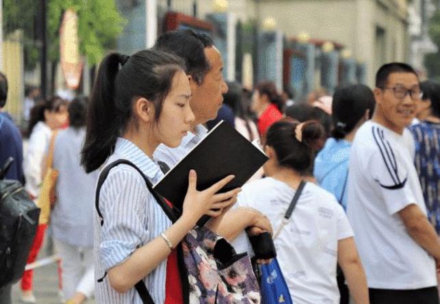 初三成绩200多分还有希望逆袭吗,快初三了成绩200分还有希望吗