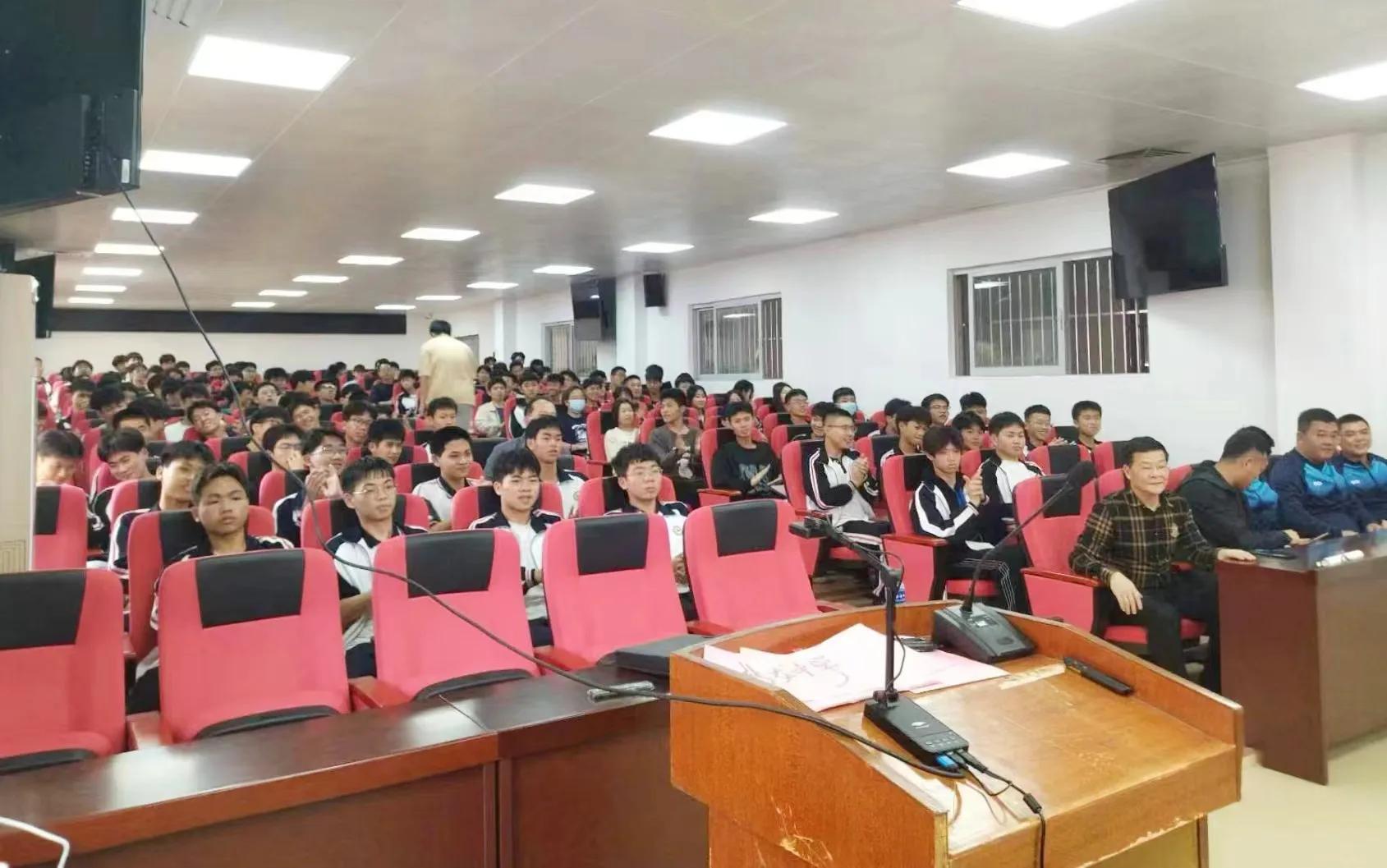 弘扬志愿精神争做时代先锋宣传,弘扬体育精神争做时代模范