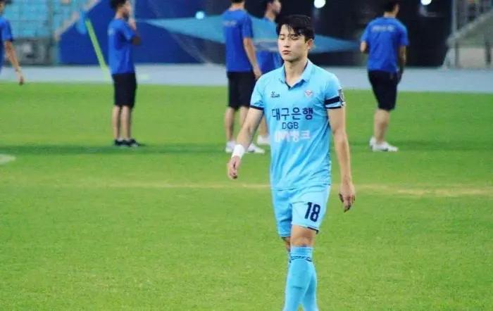 小狼狗腹肌全部视频,小狼狗的腹肌八块